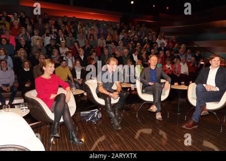 Katharina Schulze, Peter Maffay, Jörg Skriebeleit, Michael Bröcker bei der Aufnahme der ZDF-Talkshow 'Markus Lanz' im Fernsehmacher-Studio auf dem Ph Stockfoto