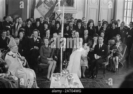 Taufe von Prinz Carlos Xavier Bernardo, Sohn von Prinzessin Irene, auf Schloss Lignieres (Frankreich). Übersicht Datum: 10. Februar 1970 Ort: Frankreich Schlagwörter: Taufe, Übersichten Personenname: Irene, Prinzessin, Schloss Lignieres Stockfoto