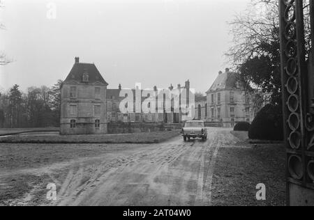 Taufe von Prinz Carlos Xavier Bernardo, Sohn von Prinzessin Irene, auf Schloss Lignieres (Frankreich). Schloss Lignieres Außenansicht Datum: 10. Februar 1970 Ort: Frankreich Schlagwörter: Außenansicht, Schlösser Personenname: Schloss Lignieres Stockfoto