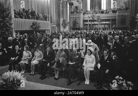 Taufe von Prinz Constantijn und Prinz Bernhard in Domkerk in Utrechter. Claus, Beatrix, Anne Marie und Constantijn (Griechenland), Juliana, Bernhard, Datum: 21. Februar 1970 Ort: Utrechter Schlüsselwörter: Taufe Persönlichkeit: Anne Marie, Beatrix, Prinzessin, Bernhard Claus, Konstantin, Prinz, Juliana, Königin, Margriet, Princess Institution Name: Domkerk Stockfoto