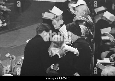 Taufe von Fürst Constantijn und Fürst Bernhard in Domkerk in Utrechter Datum: 21. Februar 1970 Ort: Utrechter Schlüsselwörter: Taufe Persönlichkeit: Bernhard, Fürst, Konstantin, Fürst Stockfoto