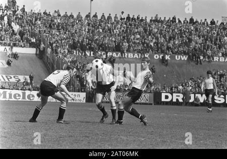 DOS gegen Feijenoord 3-0 Kindvall (rechts) erzielte das 1. Tor Datum: 27. April 1969 Schlüsselwörter: Sport, Fußball Personenname: Kindvall, Ove Institution Name: DOS, Feyenoord Stockfoto