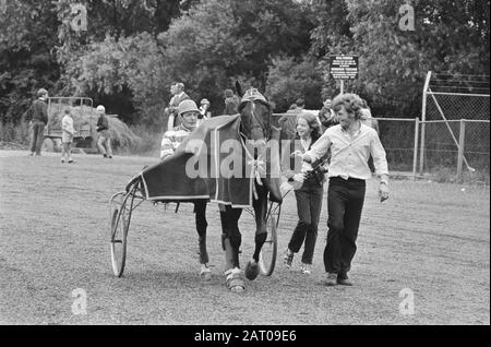 Trotting op Mereveld Datum: 18. Juli 1971 Schlagwörter: Trotting Stockfoto