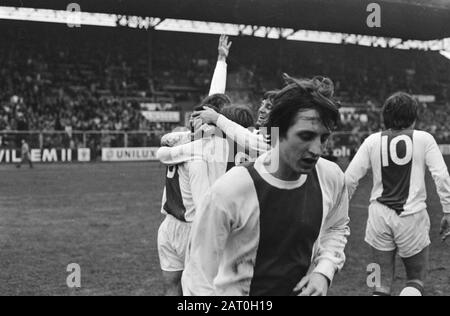 DWS gegen Ajax 0-1; Freude bei Ajax nach dem Tor, Rechte Mühren-Runs Datum: 31. Januar 1971 Schlagwörter: Tore, Sport, Fußball persönlicher Name: Muren, Gerrie Stockfoto