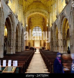 Innenansicht der Sherborne Abbey aus dem Kirchenschiff Stockfoto
