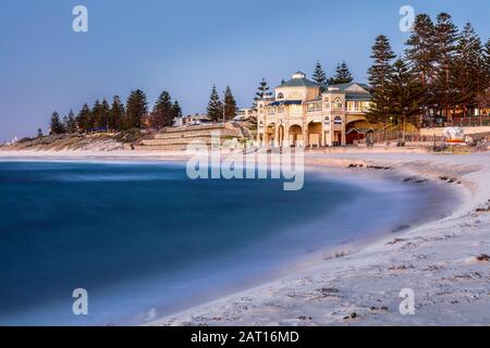 Das Indiana Coffeehouse am Cottesloe Beach, Western Australia. Stockfoto