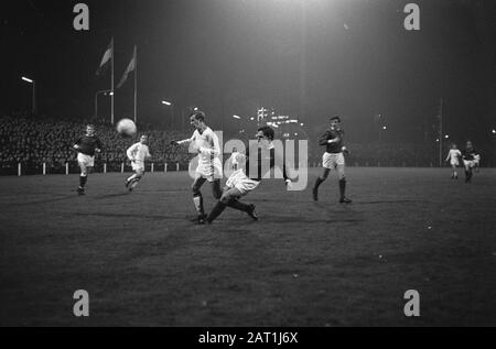 Europa Cup II NAC gegen Cardiff City 1-1.Game Moments Datum: 15. November 1967 Schlagwörter: Sport, Football Institution Name: NAC Stockfoto