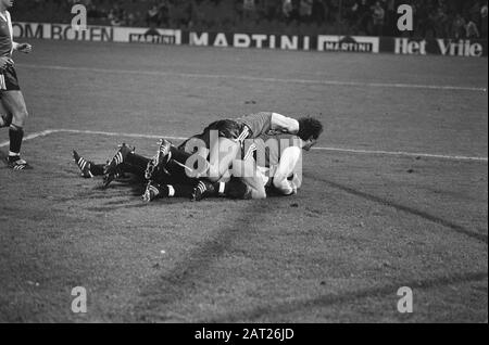 Feyenoord gegen den FC den Haag 4-1, Freude an Feyenoord-Spielern nach Tor von Nielsen Datum: 1. November 1980 Schlagwörter: Sport, Name der Fußballeinrichtung: FC den Haag, Feyenoord Stockfoto