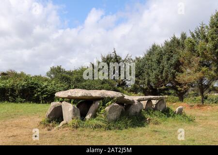 Dolmen - Galeriegrabes von Ile Grande - Grand Island - in Pleumeur-Bodou, Bretagne, Frankreich Stockfoto