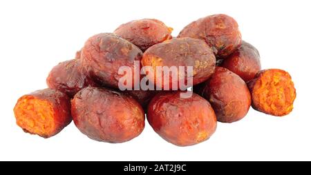 Gruppe von Chorizo-Fleischbällchen isoliert auf weißem Hintergrund Stockfoto