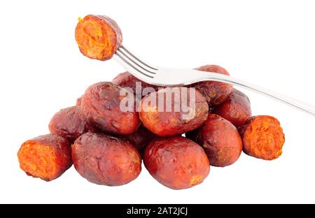 Gruppe von Chorizo-Fleischbällchen isoliert auf weißem Hintergrund Stockfoto