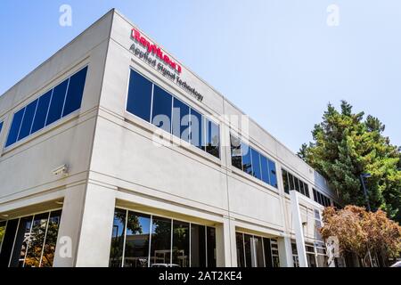 August 2019 Sunnyvale/CA/USA - Raytheon Applied Signal Technology (AST)-Büros im Silicon Valley; Die Raytheon Company ist eine große US-Verteidigungsgesellschaft c Stockfoto