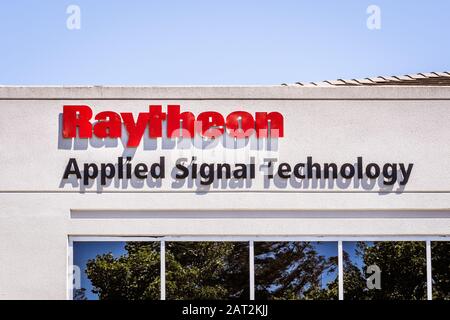 August 2019 Sunnyvale/CA/USA - Raytheon Applied Signal Technology (AST)-Büros im Silicon Valley; Die Raytheon Company ist eine große US-Verteidigungsgesellschaft c Stockfoto