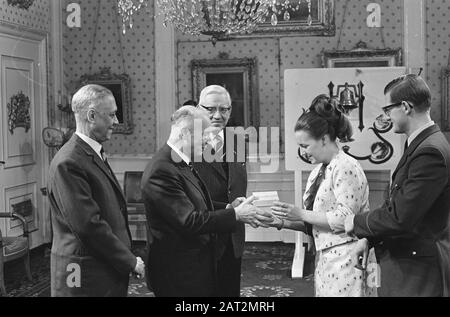 Geschenktag 3 im Palast Soestdijk, KNV Onze Fleet Datum: 3. Januar 1967 Name Der Einrichtung: Schloss Soestdijk Stockfoto