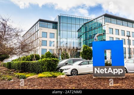 27. Januar 2020 Sunnyvale/CA/USA - NetApp Hauptsitz im Silicon Valley; NetApp, Inc. Ist ein Hybrid Cloud Data Services- und Datenmanagement-Unternehmen Stockfoto