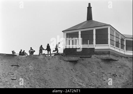 Folgensturm; Café-Restaurant Parnassia am Strand Bloemendaalse am Rande der Düne Datum: 5. Januar 1976 Schlagwörter: Stürme, Strände Stockfoto