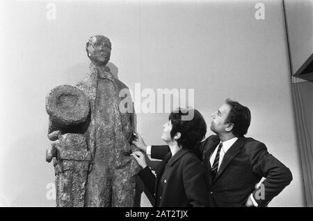 Grand Gala du Disque, Amsterdam. Proben Mies Bouwman und Willem Duys bei Large Edison Datum: 25. Februar 1970 Ort: Amsterdam, Noord-Holland persönlicher Name: Bouwman, Mies, Duys, Willem Stockfoto