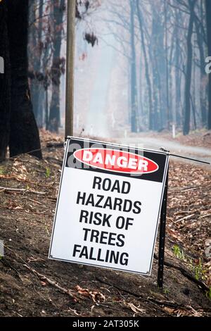 Mogo, Australien. Januar 2020. Die MoGo Township wurde zerstört, als Buschfeuer an der Südküste des NSW während der australischen Buschfeuer im Jahr 2020, Mogo, New South Wales, Australien, wüteten. (Foto von Hugh Peterswald/Pacific Press) Credit: Pacific Press Agency/Alamy Live News Stockfoto