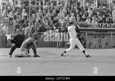 Haarlem Baseball Week, Niederländische Antillen gegen California Stags, Game Moments Date: August 10, 1966 Ort: Haarlem Keywords: Baseball Stockfoto