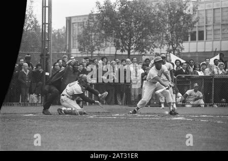 Haarlem Baseball Week, Game Moment Niederlande gegen Niederländische Antillen Datum: 9. Juli 1972 Ort: Haarlem Schlüsselwörter: Baseball Stockfoto