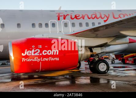 Jet2 Boeing 737-8FH Jet am Flughafen East Midlands. Stockfoto