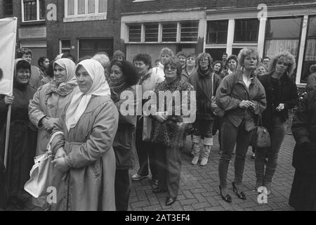 Mitarbeiter Stadtschulbearbeiter Amsterdam WS demonstrieren im Rathaus gegen Privatisierungspläne Datum: 11. Februar 1987 Schlagwörter: Demonstrationen, Rathäuser Stockfoto