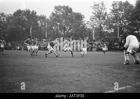 Hockey Niederlande gegen Indien 1-0, Game Moments Datum: 25. Mai 1966 Ort: Indien, Niederlande Schlagwörter: Hockey Stockfoto