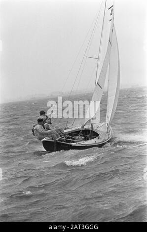 Hollandwoche II Segler in Aktion Datum: 3. August 1967 Schlagwörter: Segel Stockfoto