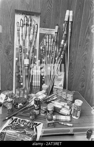 Ab dem 29. Dezember können Feuerwerkskörper für das neue Jahr verkauft werden, große Auswahl an Feuerwerkskörpern Datum: 10. Dezember 1980 Schlagwörter: Feuerwerk, Sortimente Stockfoto
