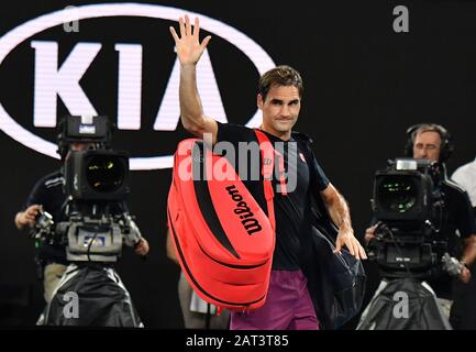 Melbourne, Australien. Januar 2020. Melbourne Park Australian Open Day 11 30/01/20 Novak Djokovic (SRB) schlägt Roger Federer (SUI) im Halbfinale, der Fans die Credit: Roger Parker/Alamy Live News zuschlägt Stockfoto