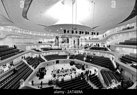 Großer Saal im Konzerthaus Elbphilharmonie im Hamburger Hafen, Hamburg, Deutschland Stockfoto