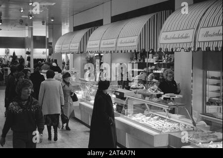 Interior Bijenkorf Datum: 9. Dezember 1981 Stichwörter: Kaufhäuser Stockfoto