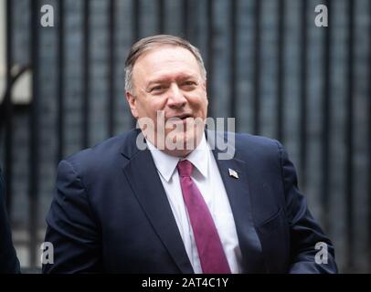 London, Großbritannien. Januar 2020. Der US-Außenminister Mike Pompeo kommt in der Downing Street zu Gesprächen mit dem britischen Premierminister Boris Johnson an. Kredit: Tommy London/Alamy Live News Stockfoto