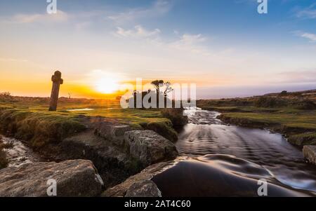 Windige Pfostenüberquerung Dartmoor Stockfoto