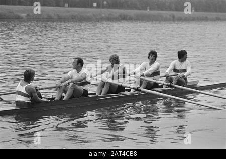 Internationale Ruder-Meisterschaften und Holland-Cup in Bosbaan in Amsterdam; NR. 9, 10 Bachmann (Schweiz) 11, schickte vier DDR (1.)/Datum: 30. Juni 1974 Ort: Amsterdam, Amsterdamse Bos, Bosbaan, Noord-Holland Schlagwörter: Rudern, Meisterschaften Stockfoto