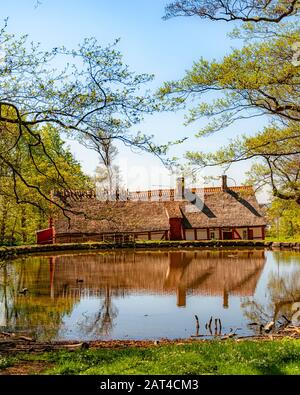 Ein altes Hüttenmillhouse im Palsjo-Parkgebiet von Helsingborg in Schweden. Stockfoto