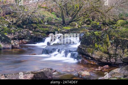 River Tavy Wasserfälle, lange Belichtung Stockfoto