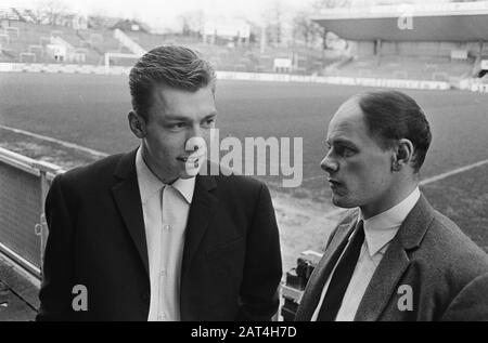 Jan Mulder (links) und Gerard 'Pummie' Bergholtz bei Anderlecht Datum: 14. Februar 1966 Standort: Belgien, Brüssel Schlüsselwörter: Sport, Fußball, Fußballer persönlicher Name: Bergholtz, Gerard, Mulder, Jan Stockfoto