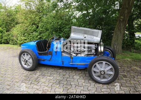 Ein Bugatti Type 35 bei Prescott Speed Hillclimb, Gloucestershire, Großbritannien. Stockfoto