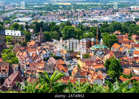 Panorama-Blick über Weinheim, Badische Bergstraße, Deutschland Stockfoto