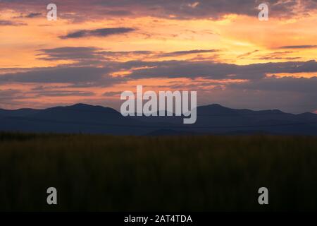 Sonnenuntergang mit Blick auf die Velka Fatra Berge in der Slowakei Juni 2019 Stockfoto