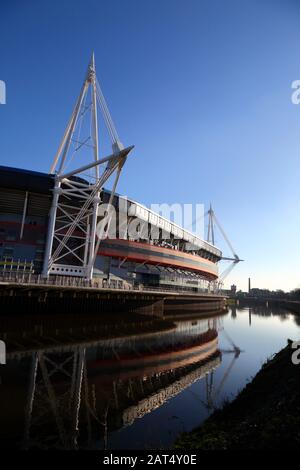 Ansicht des Jahrtausends / Fürstentum Stadion und Fluss Taff, Cardiff, South Glamorgan, Wales, Vereinigtes Königreich Stockfoto