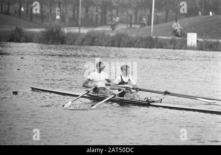 Dutch Champions Rowing 1968 Champion Double Two: Dry/Van Dis Datum: 9. August 1968 Schlagwörter: Gruppenporträts, Meisterschaften, Rudern persönlicher Name: DIS, Leendert of, Droog, Harry Stockfoto