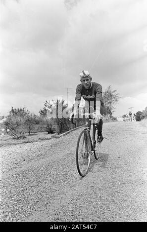 Radsport, Amateur-Team Nuth, Nummer 8 und 9 Van der Horst (KOP), Nummer 6 und 7 auf dem Rad Datum: 17. August 1966 Ort: Nuth Schlüsselwörter: Radsport, Radsport Stockfoto