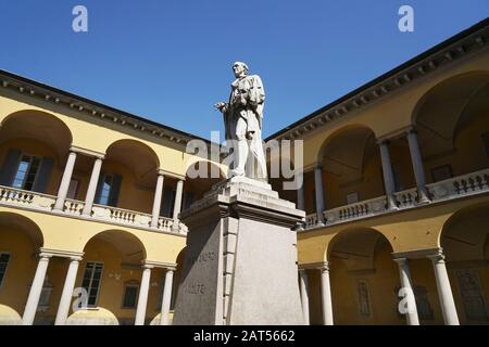 Sitz der Universität Pavia, einer 1361 gegründeten italienischen staatlichen Universität. Sie gehört zu den ältesten der Welt, Alma Ticinensis Universitas Stockfoto