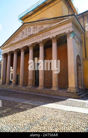 Sitz der Universität Pavia, einer 1361 gegründeten italienischen staatlichen Universität. Sie gehört zu den ältesten der Welt, Alma Ticinensis Universitas Stockfoto