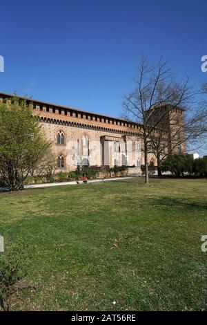 Das Schloss Castello Visconteo oder Visconti, erbaut 1360, im 14. Jahrhundert, Pavia, Lombardei, Itay, Europa Stockfoto