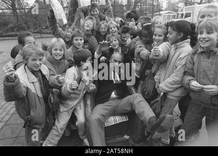 Willem Duys auf der Folie in Artis Datum: 30. November 1987 Personenname: Duys, Willem Stockfoto