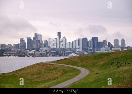 Staat Washington. Downtown Seattle. Blick auf die Gebäude vom Gas Works Park. USA. Stockfoto