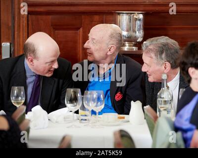 Harry Mount, Tristram Powell & Michael Palin beim Oldie Literary Lunch; 29.01.20; Stockfoto